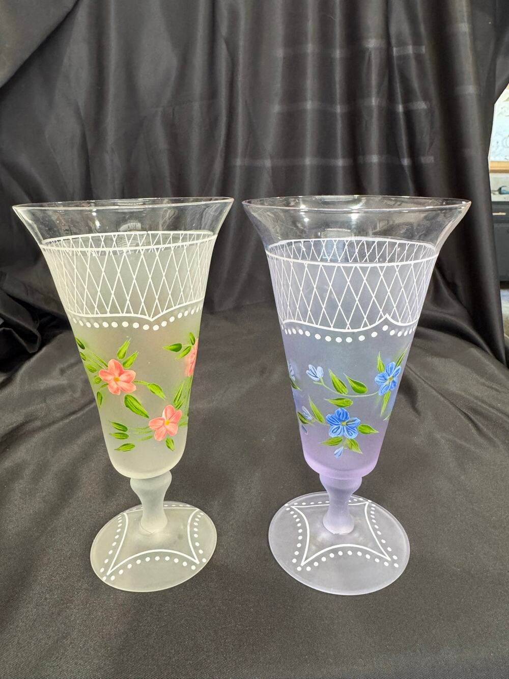 Set of 2 Vintage Handpainted Garden Flowers Fluted Glasses
